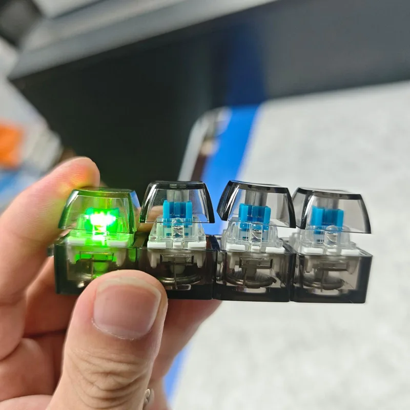 Fidget Toys LED Keyboard Keych - đánh giá và giá Electronics Gadgets For Kids